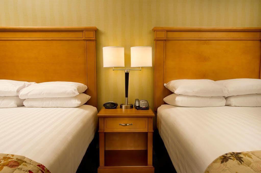 Drury Inn & Suites Independence Kansas City Блу-Спрингс Экстерьер фото